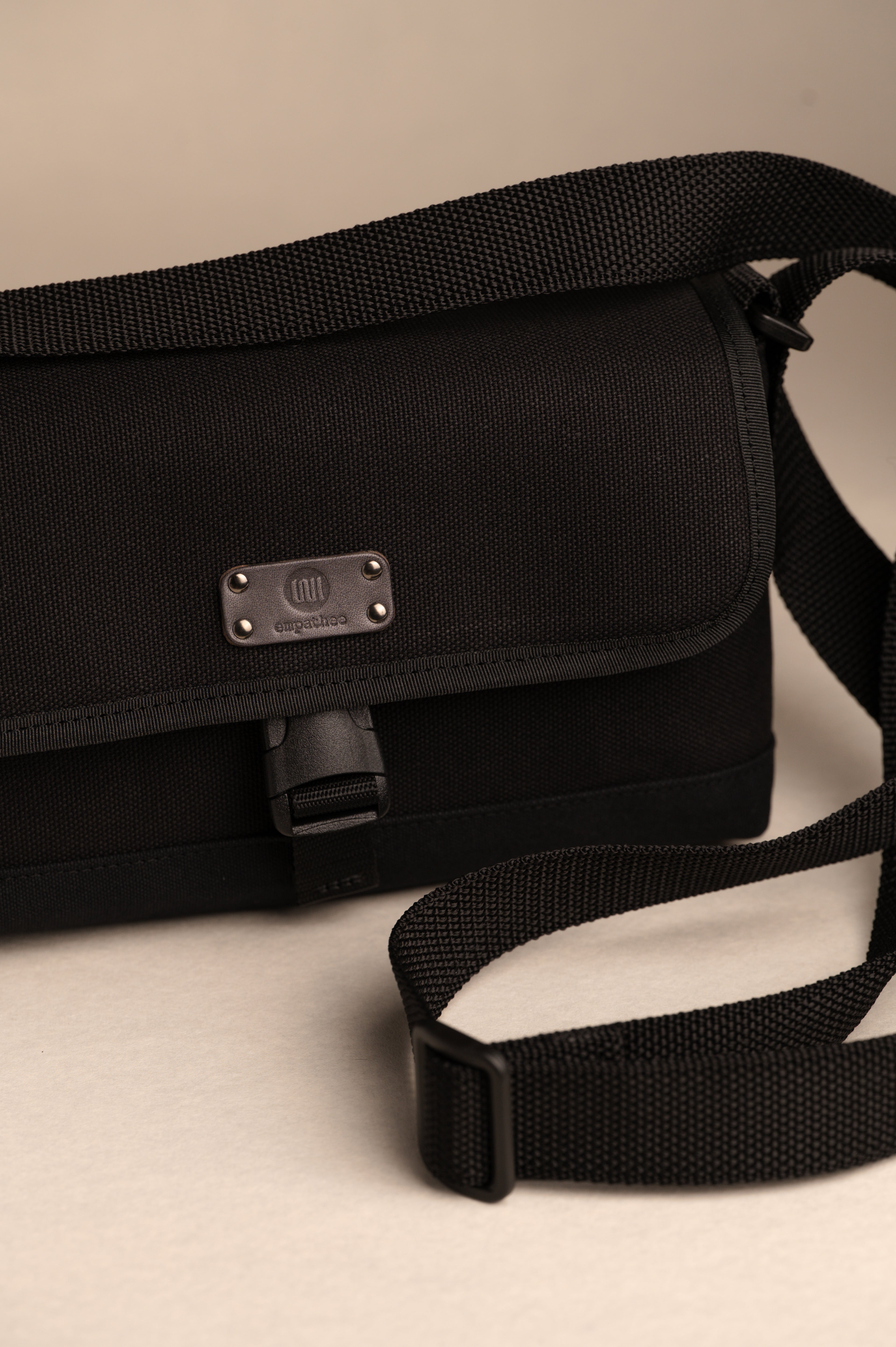 empathee- Lenz Strap Gleis2 (Crossbody)  – Mit Bedacht gestaltet, Handgefertigt in Japan. - empathee 