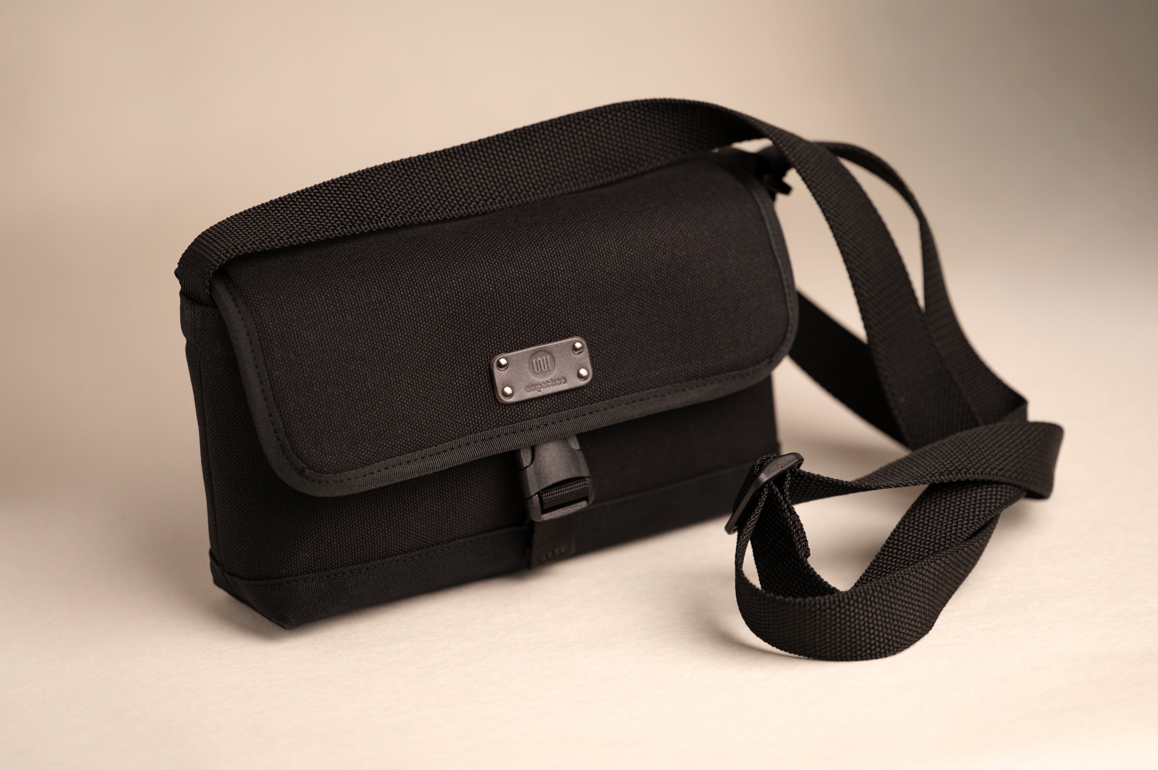 empathee- Lenz Strap Gleis2 (Crossbody)  – Mit Bedacht gestaltet, Handgefertigt in Japan. - empathee 