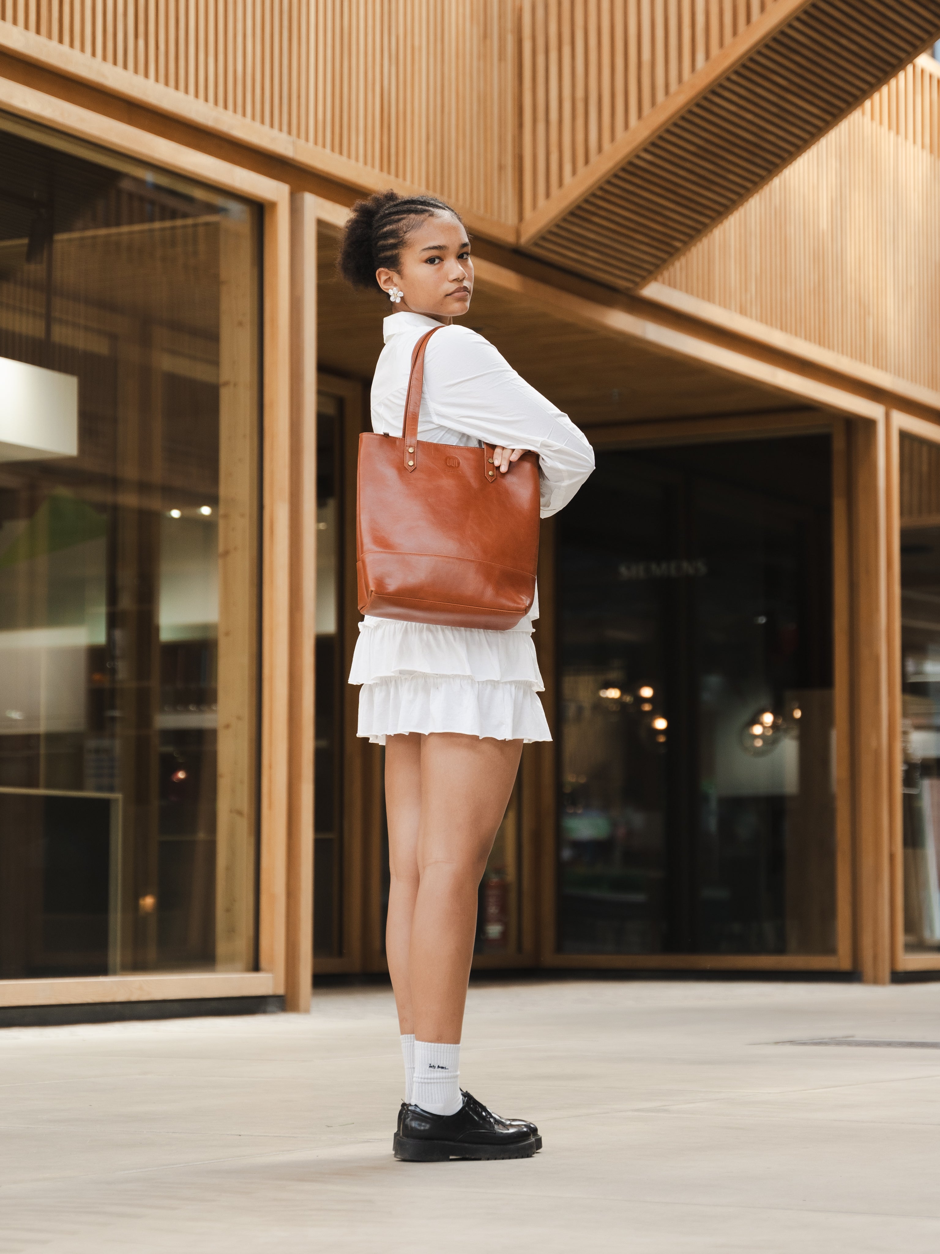Discover our women's brown leather bag (limited only)