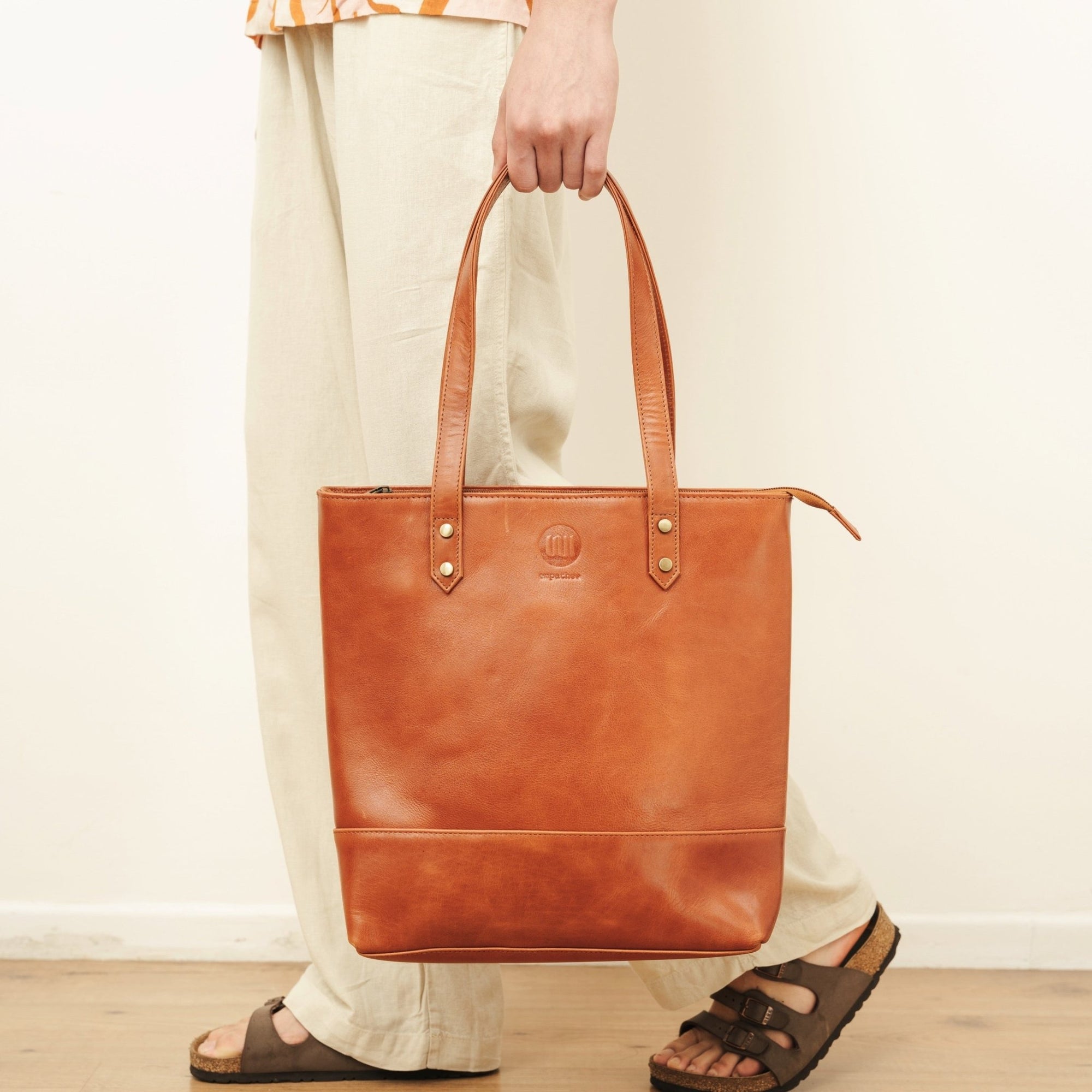 Entdecken Sie unseren Frauen Braunen Ledertasche - empathee