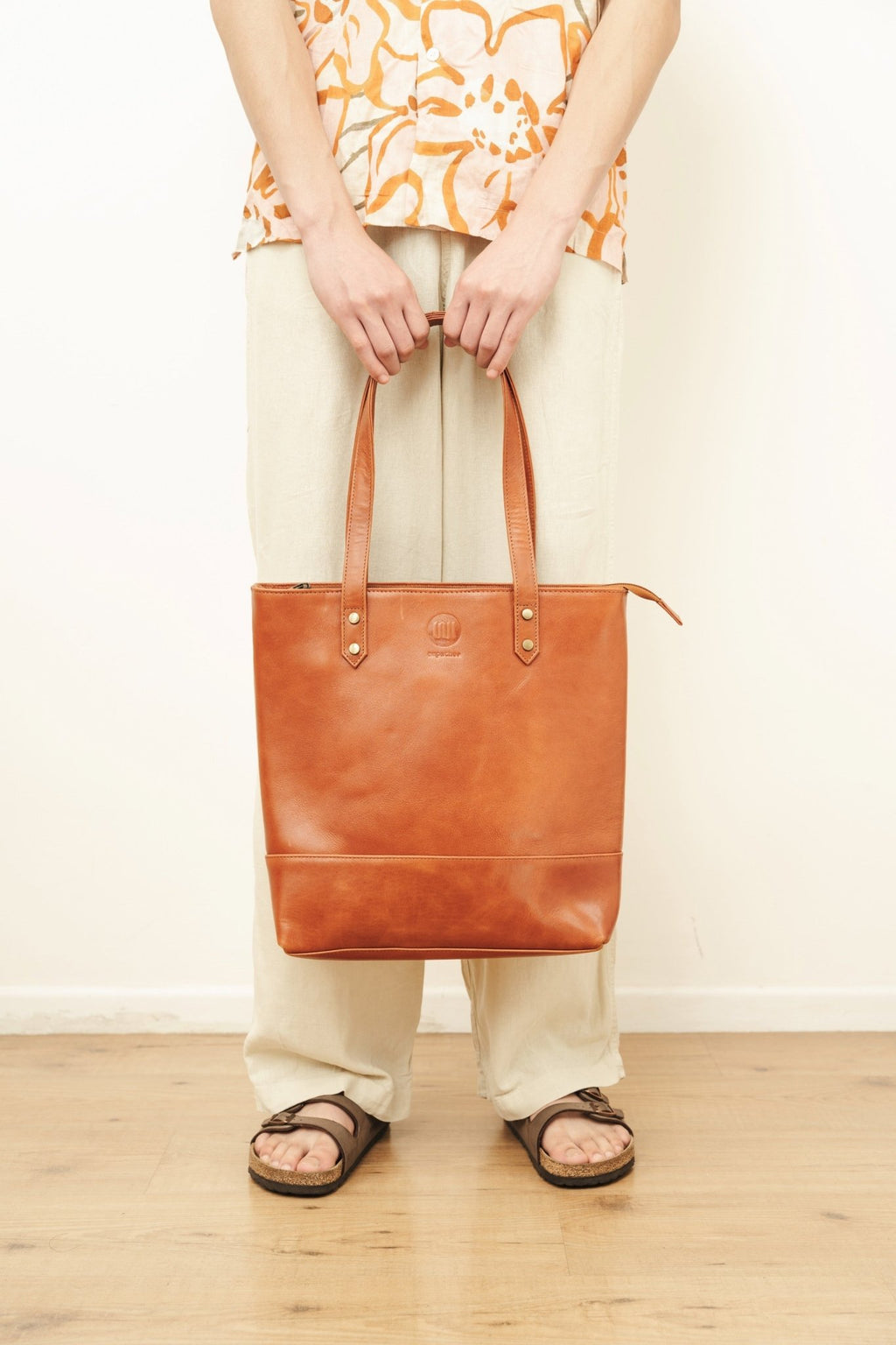 Entdecken Sie unseren Frauen Braunen Ledertasche - empathee
