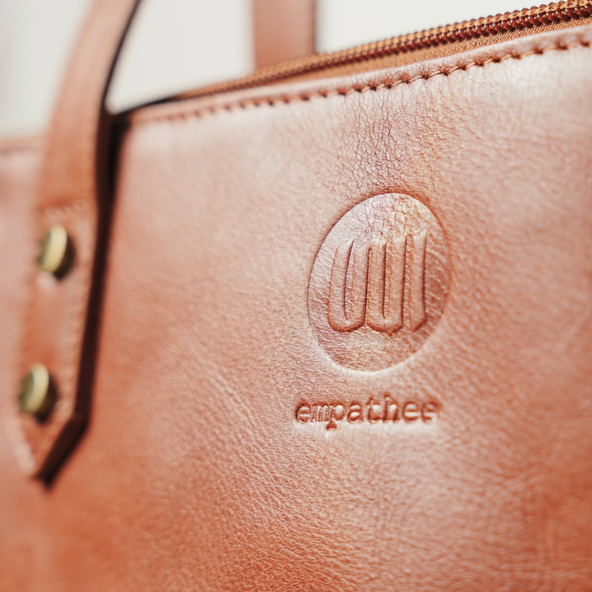 Entdecken Sie unseren Frauen Braunen Ledertasche - empathee