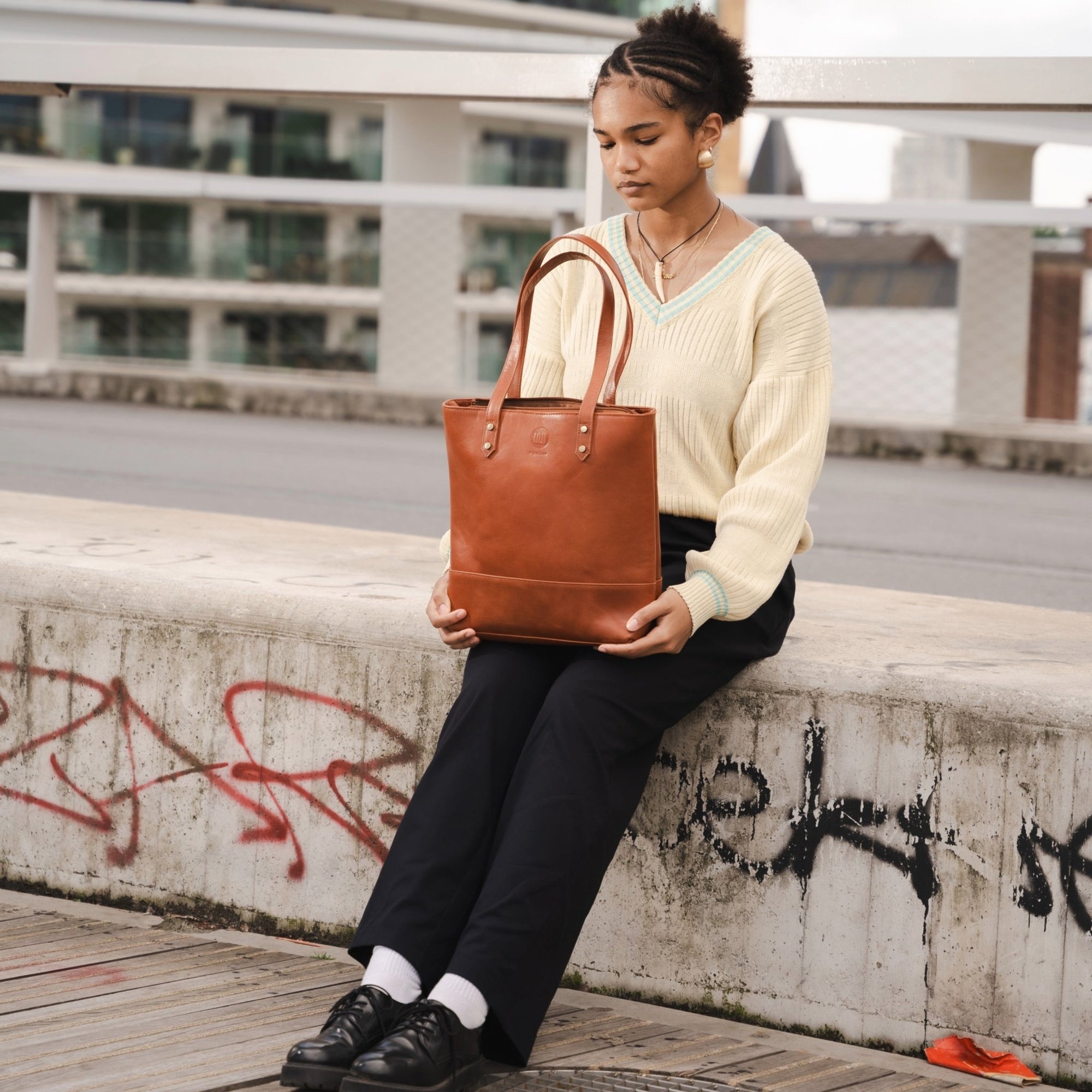 Entdecken Sie unseren Frauen Braunen Ledertasche - empathee