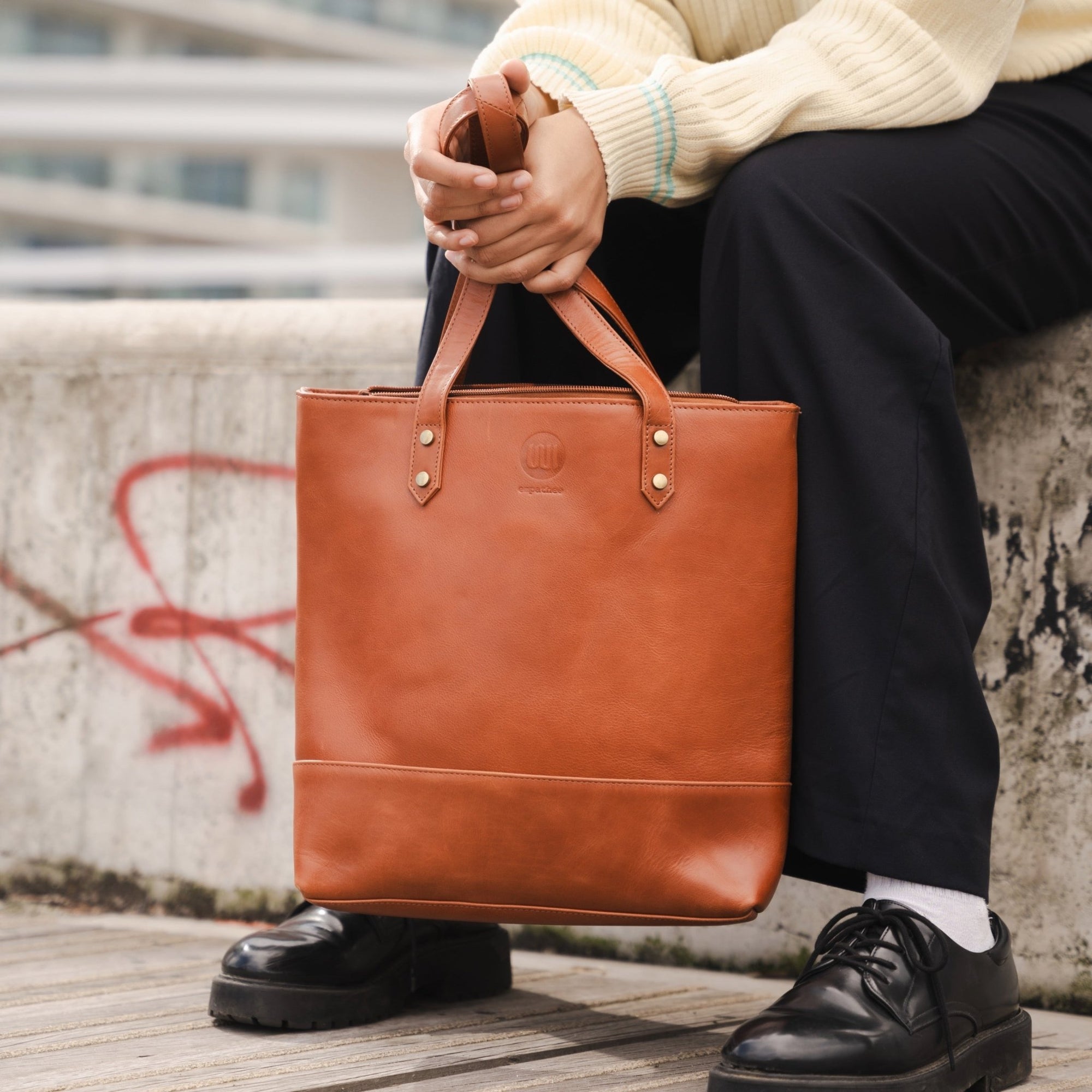 Entdecken Sie unseren Frauen Braunen Ledertasche - empathee