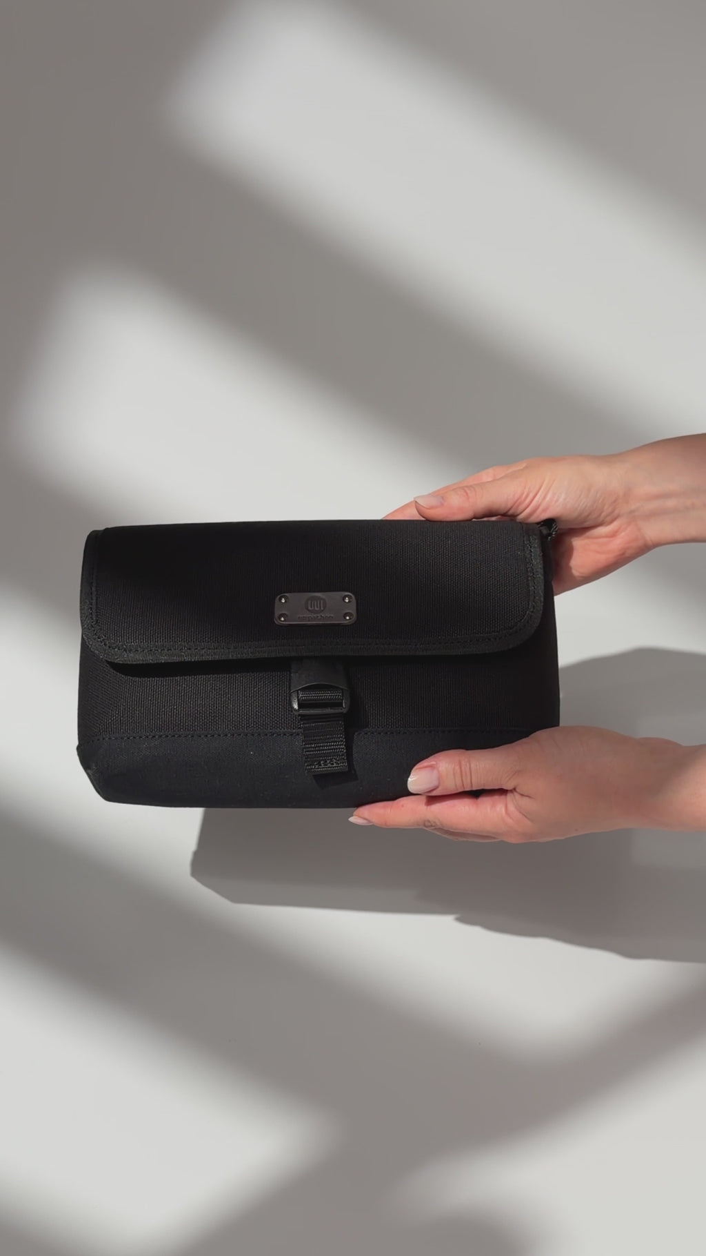 empathee- Lenz Strap Gleis2 (Crossbody)  – Mit Bedacht gestaltet, Handgefertigt in Japan.